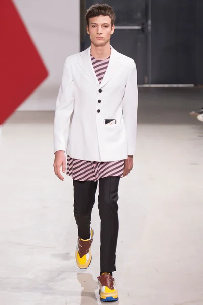 Look 26